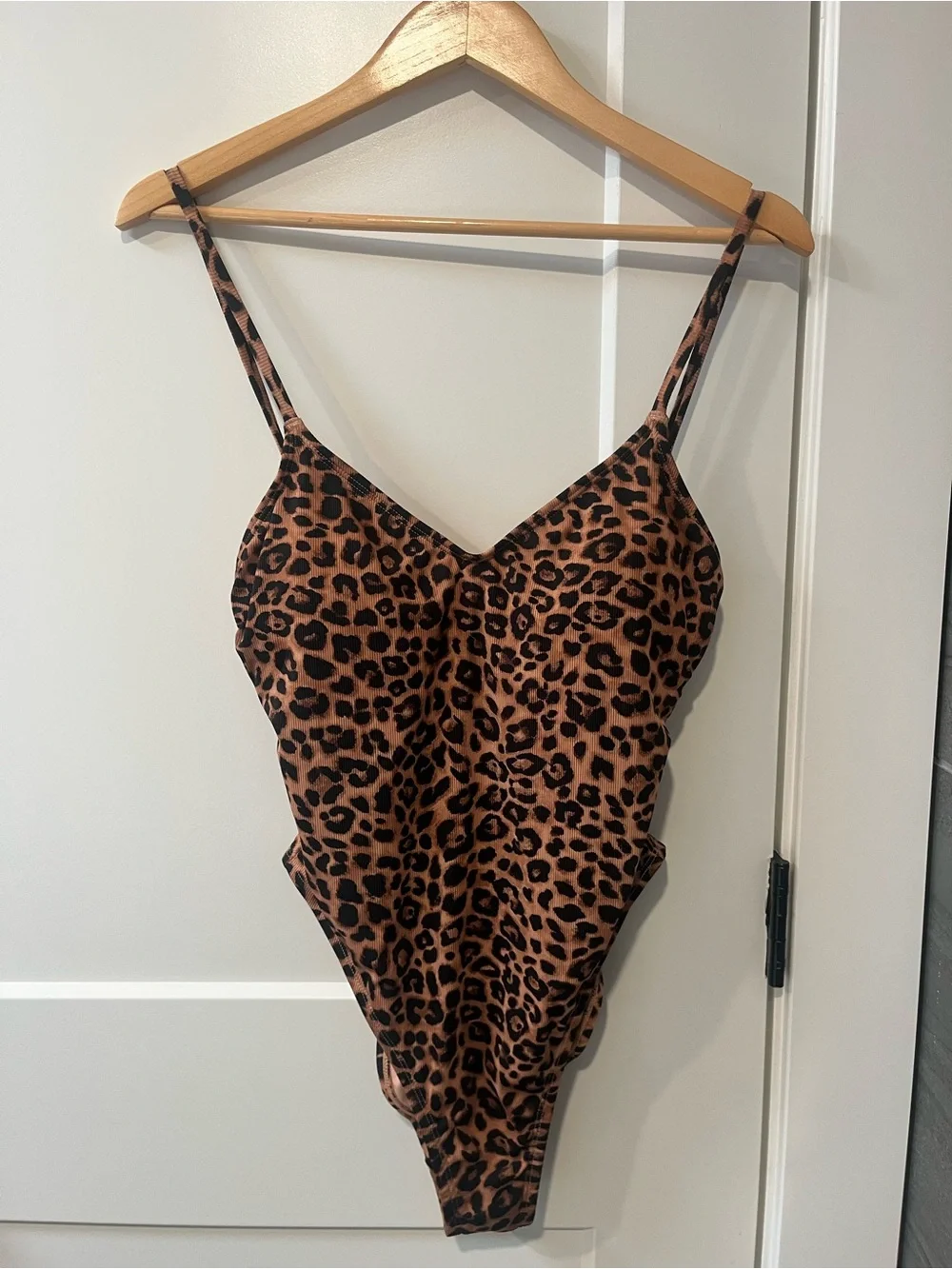 🖤 Wild Fable Leopard Print Swimsuit | M | Ribbed and Open Backed NWOT